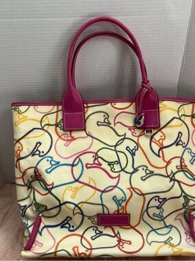 Dooney & Bourke Cream Multicolor Duck-Print Tote Pink Trim Bella Shopper Tote
